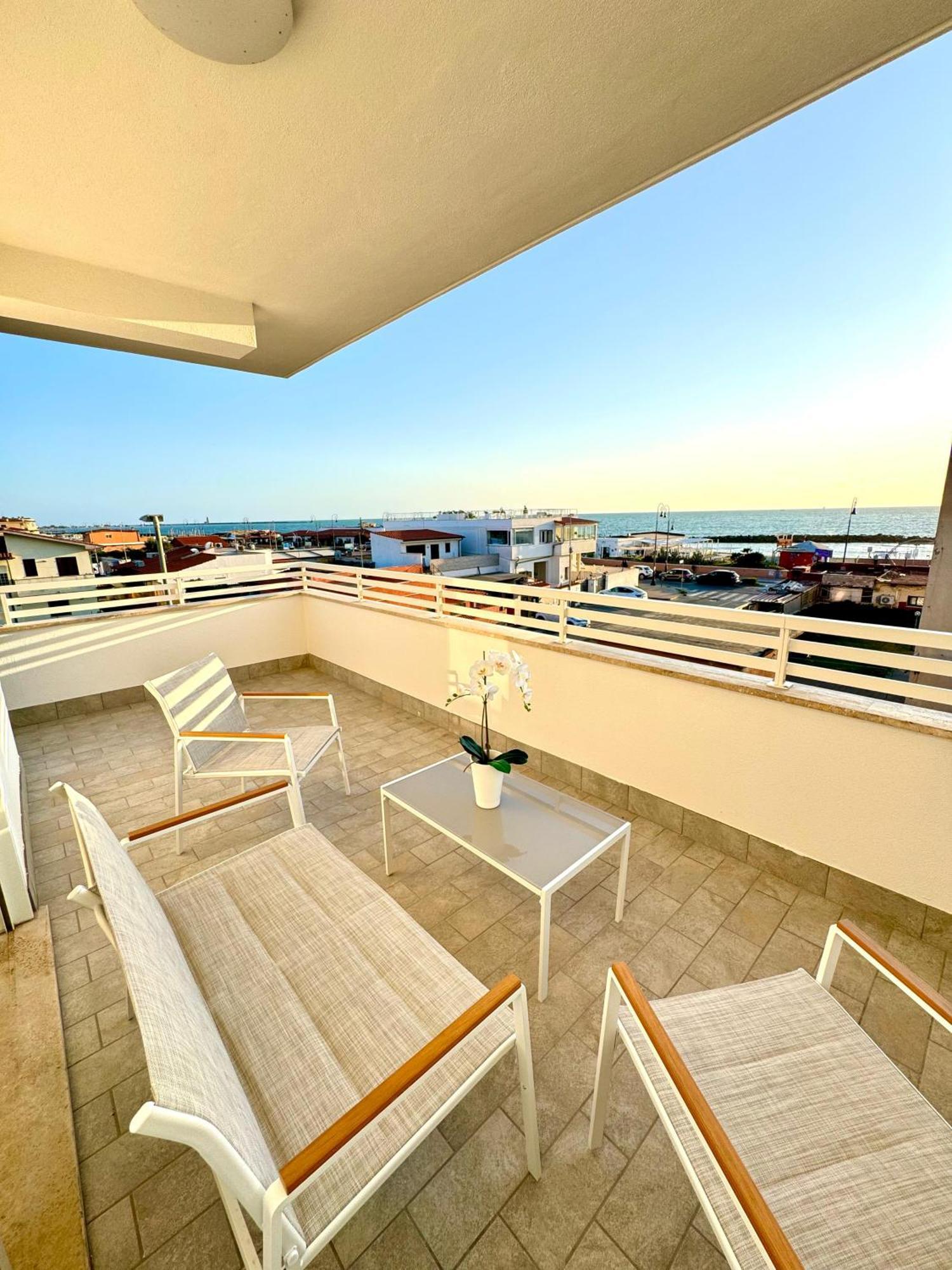Suites Dreams Fiumicino Mare Exterior photo